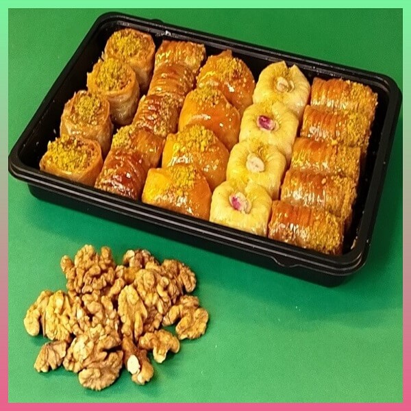 باقلوای ویژه - تمام گردو+ 1 مدل نارگیل - پخت با کره - شربت شیرعسل - وزن: 1/250 کیلوگرم